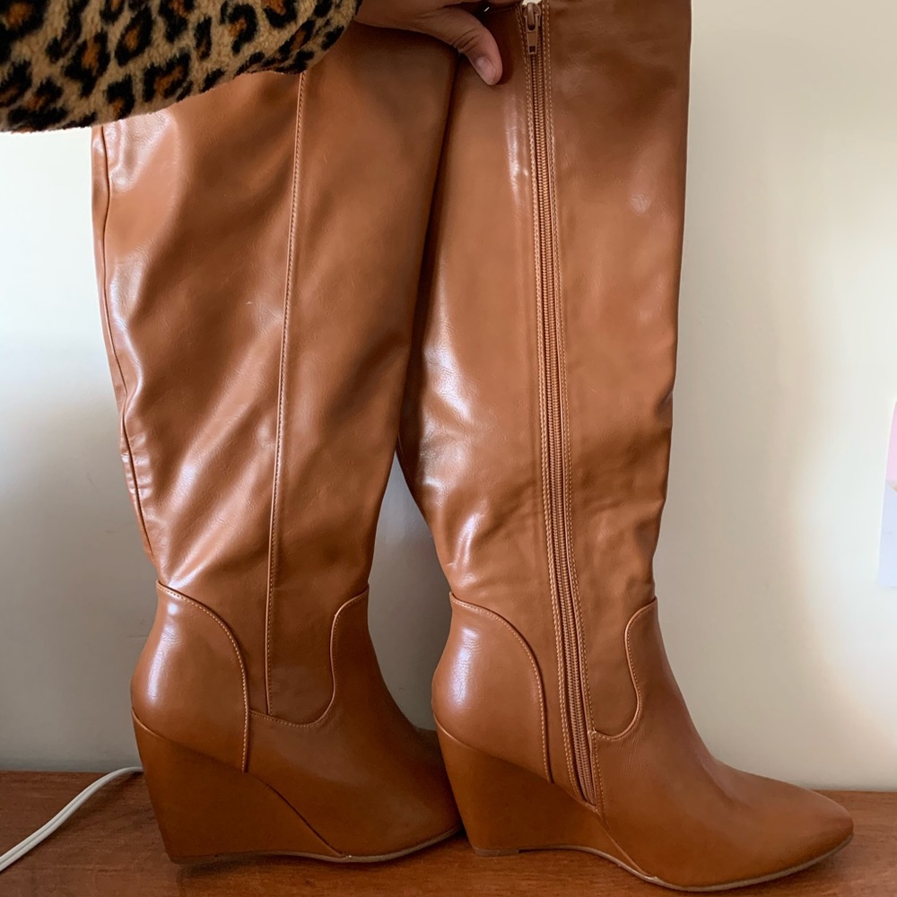 Tan wedged boot